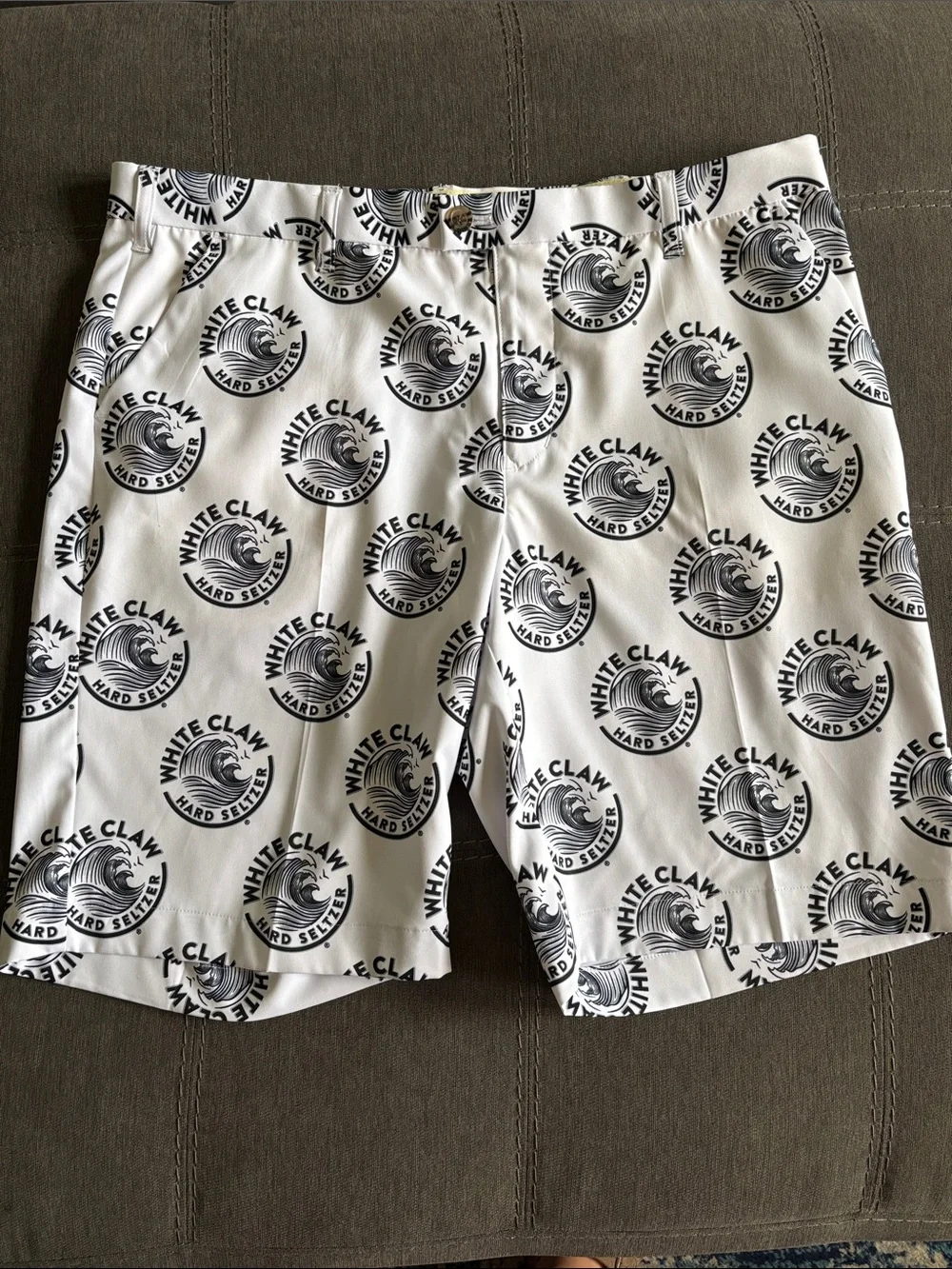 Loud Mouth White Claw Seltzer Golf Shorts White Black Logo Size 38 Men's